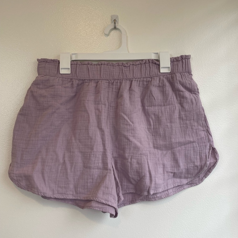 NWT - universal thread shorts - size L